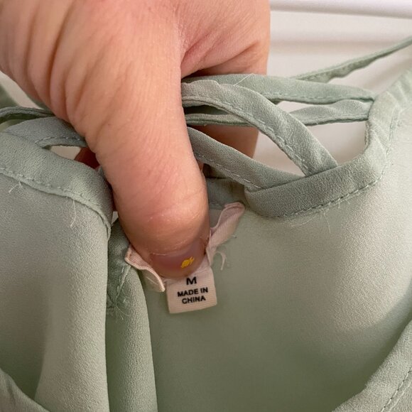 Bundle of 2 Cute Size M Summer Crop Tops - Picture 6 of 15